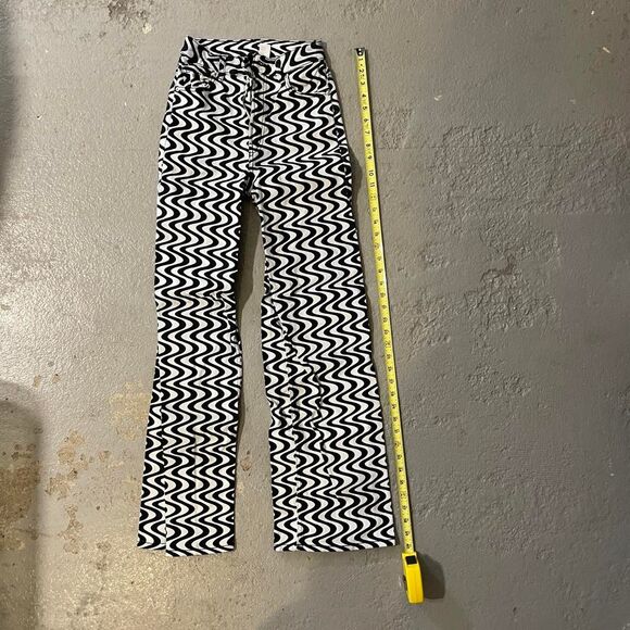 Women's Jeans Pants Size 2 with cool black and white wavy design H&M Divided - Picture 7 of 7